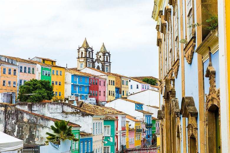 Brésil - Centre historique de Salvador avec des maisons colorées