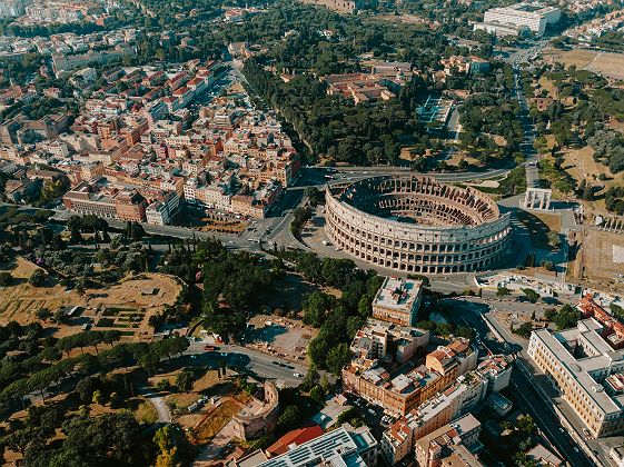 Vue aérienne de Rome et du Colisée