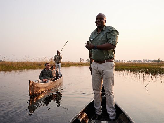 Balade en mokoro depuis le Camp Okavango - Desert & Delta