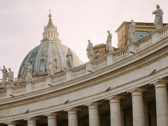 Façades de marbres et statues à Rome