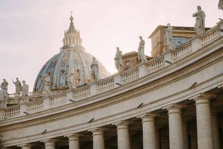Façades de marbres et statues à Rome