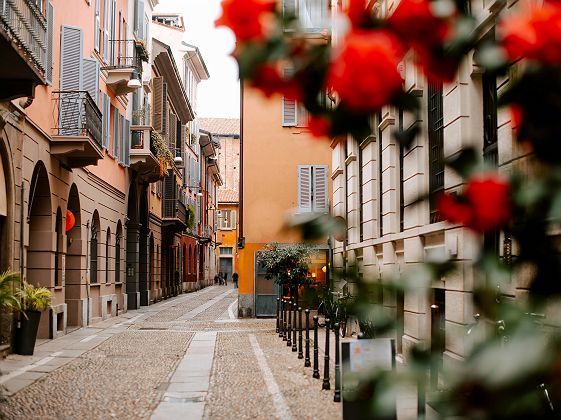 Ruelles et fleurs à Milan