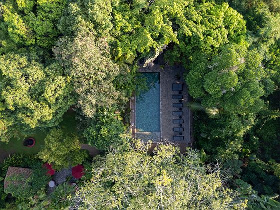 Vue aérienne de la piscine hôtel Wallawwa - Kotugoda - Sri Lanka