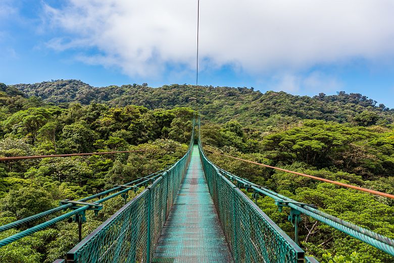 Costa Rica - Pont suspendu au parc national du Volcan Arenal