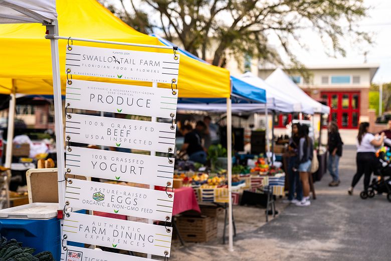 ©Roundhouse panneau au marché de Gainesville
