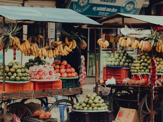 Stand de fruits et légumes dans le vieux Delhi