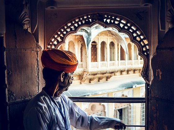 Homme dans le Fort Mehrangarh, Jodhpur, Inde