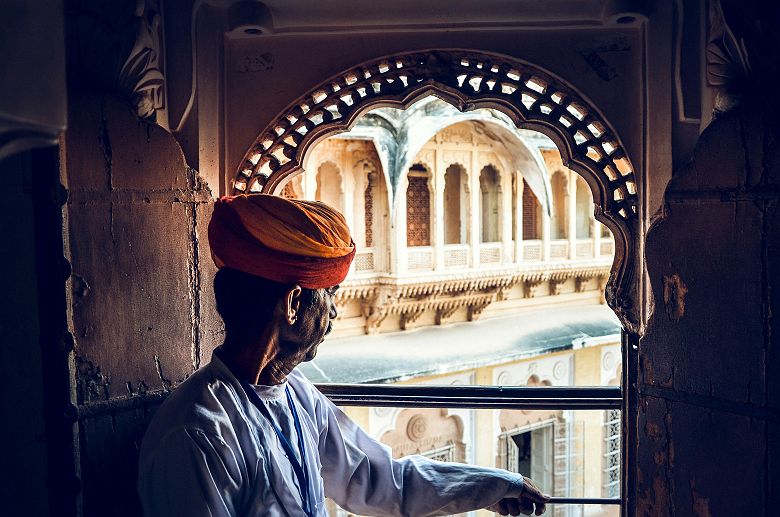 Homme dans le Fort Mehrangarh, Jodhpur, Inde