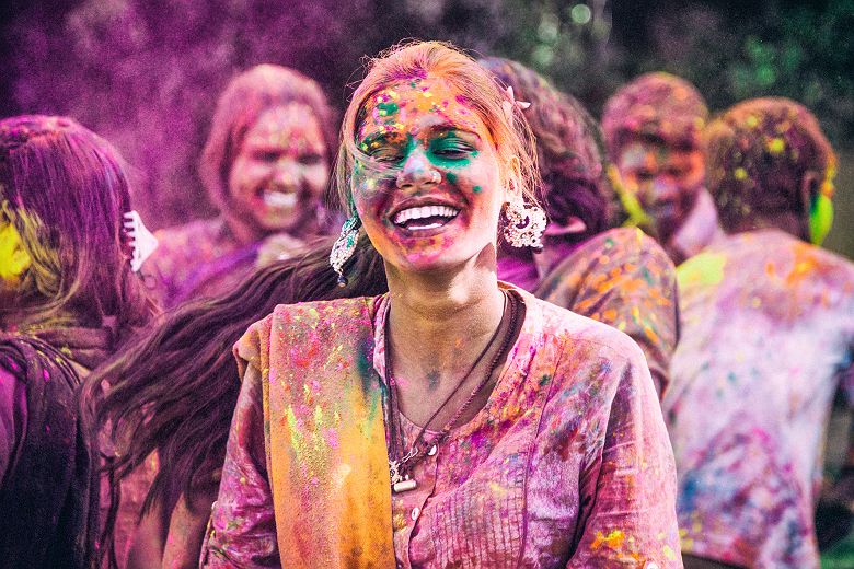 Inde - Portrait d'une femme lors du festival Holi