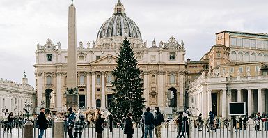 Sapin de noël à la Basilique St Pierre - Vatican, Rome - Italie