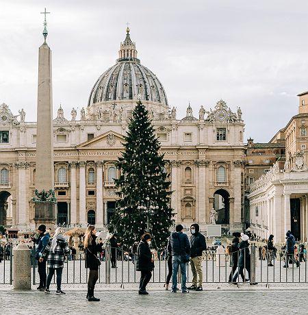 Sapin de noël à la Basilique St Pierre - Vatican, Rome - Italie