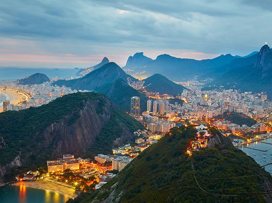 Brésil - Vue sur la ville de Rio de Janeiro au coucher de soleil