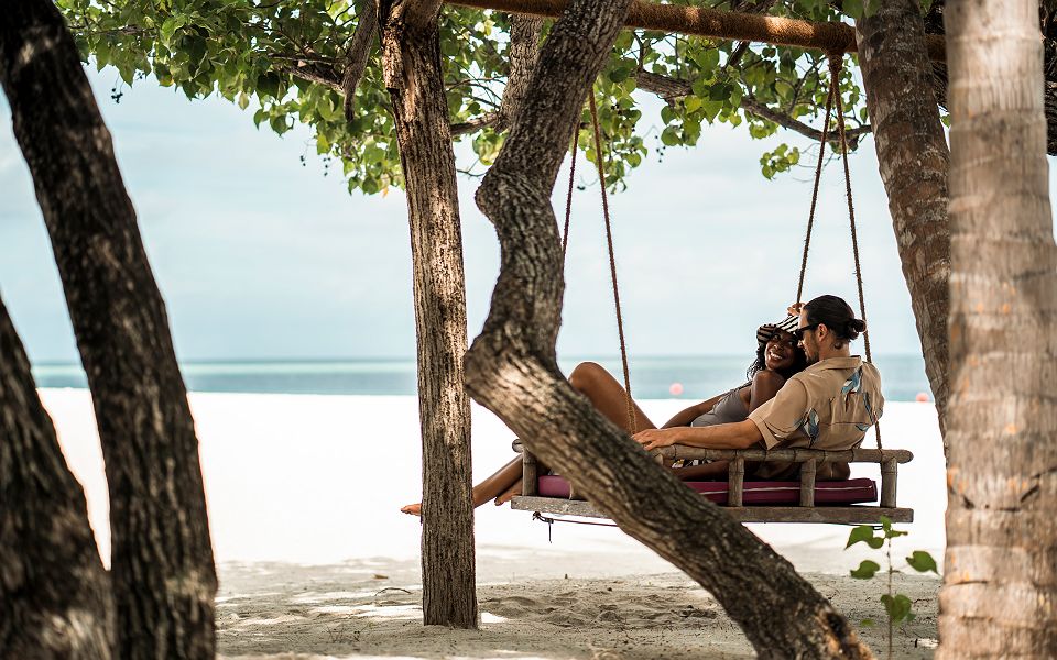 Constance Moofushi - Droite - Maldives