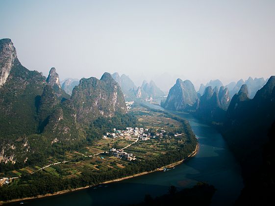 Vue sur la rivière Li depuis la région de Yangshuo - Chine