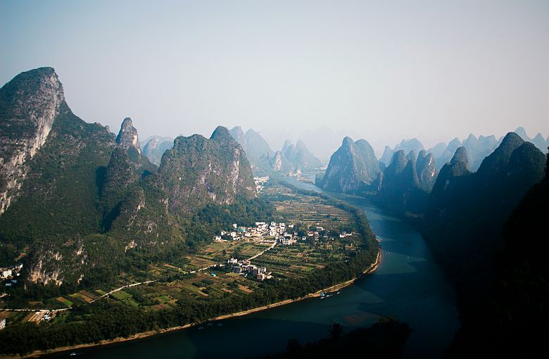 Vue sur la rivière Li depuis la région de Yangshuo - Chine