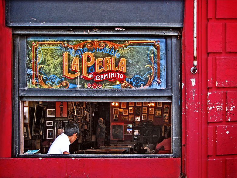 Façade d'un café de Buenos Aires