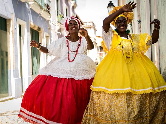 Brésil - Portrait d'une femme portant des habits traditionnels à Salvador da Bahia