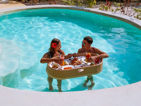 Petit déjeuner flottant au Zanzibar White Sand Luxury Villas & Spa - Relais & Chateaux