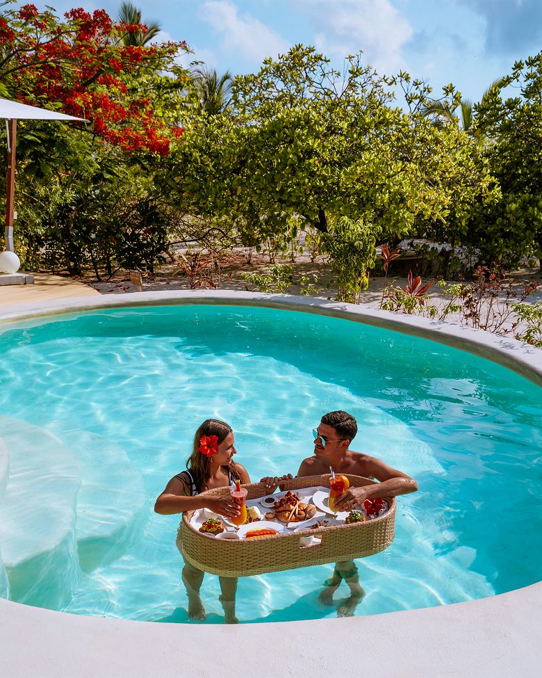 Petit déjeuner flottant au Zanzibar White Sand Luxury Villas & Spa - Relais & Chateaux