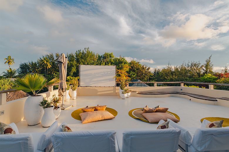 Cinéma en plein air au Zanzibar White Sand Luxury Villas & Spa - Relais & Chateaux