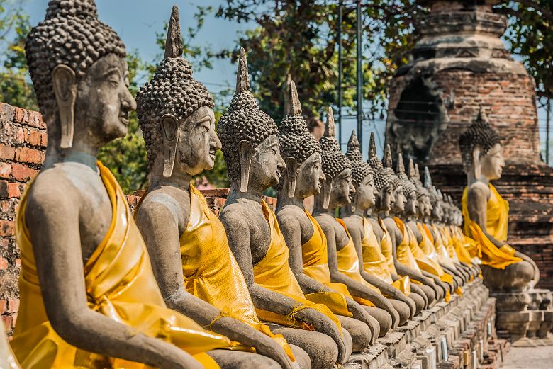 Statues de Bouddha à Wat Yai Chai Mongkhon, Ayutthaya - Thaïlande