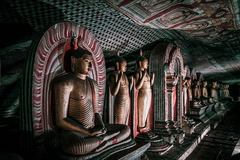 Intérieur du Temple Cave à Dambulla - Sri Lanka