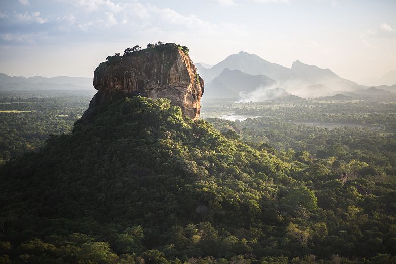 Sri Lanka - Vue sur le rocher du lion à Sigiriya