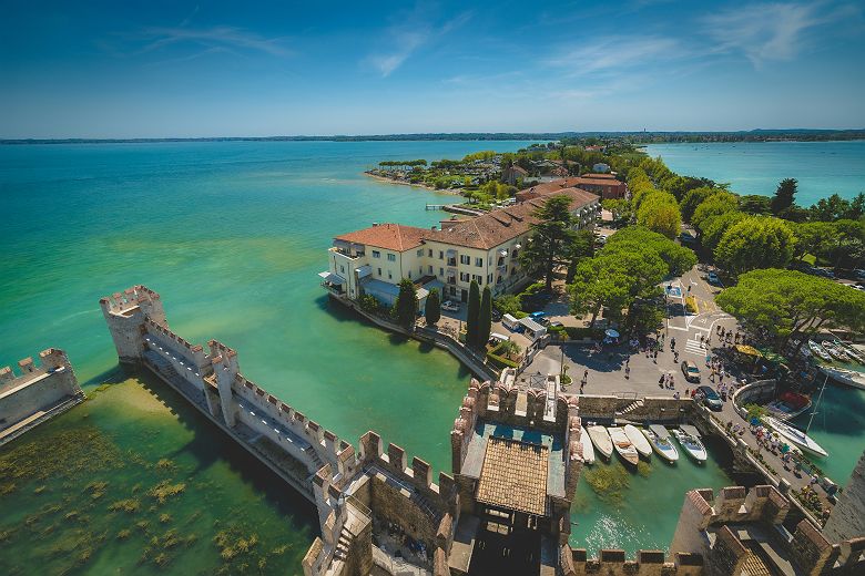 chateau de sirmione et presquile