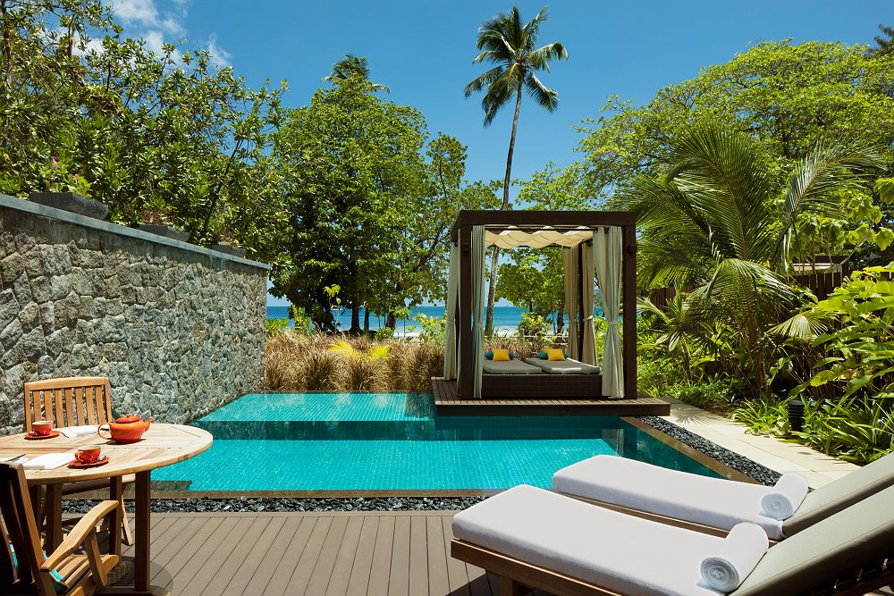 Story Seychelles - Diapo piscine et transats- Seychelles