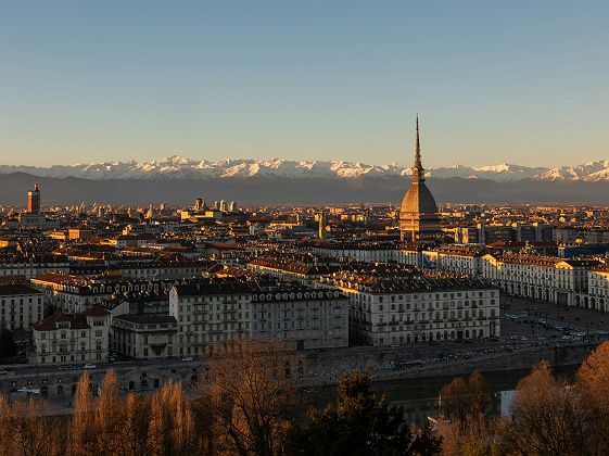 vue aerienne de turin avec montagnes