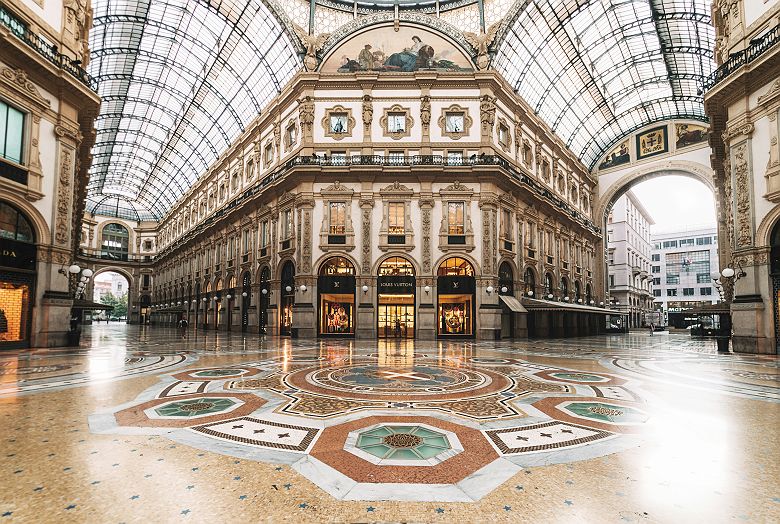 galerie pres du duomo a milan