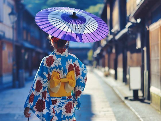 Femme en kimono à Higashi Chaya - Kanazawa - Japon