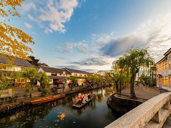 Canal de Kurashiki au coucher du soleil - Japon