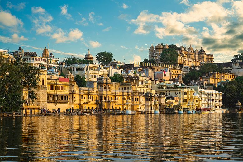 Paysage proche du lac Pichola avec vue sur le City Palace - Udaipur - Inde
