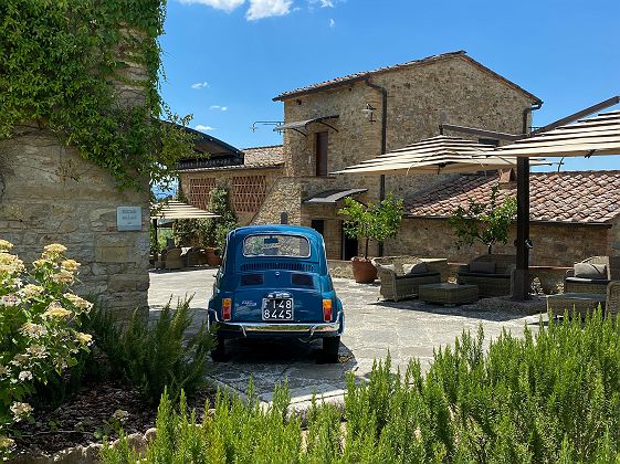Fiat typique dans le village de Castellina in Chianti 