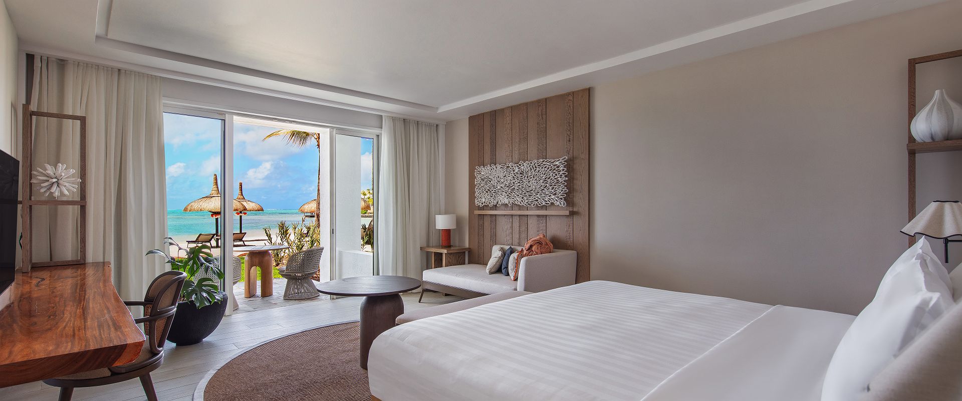 shangri la le touessrok   hibiscus signature beachfront suite    ile maurice