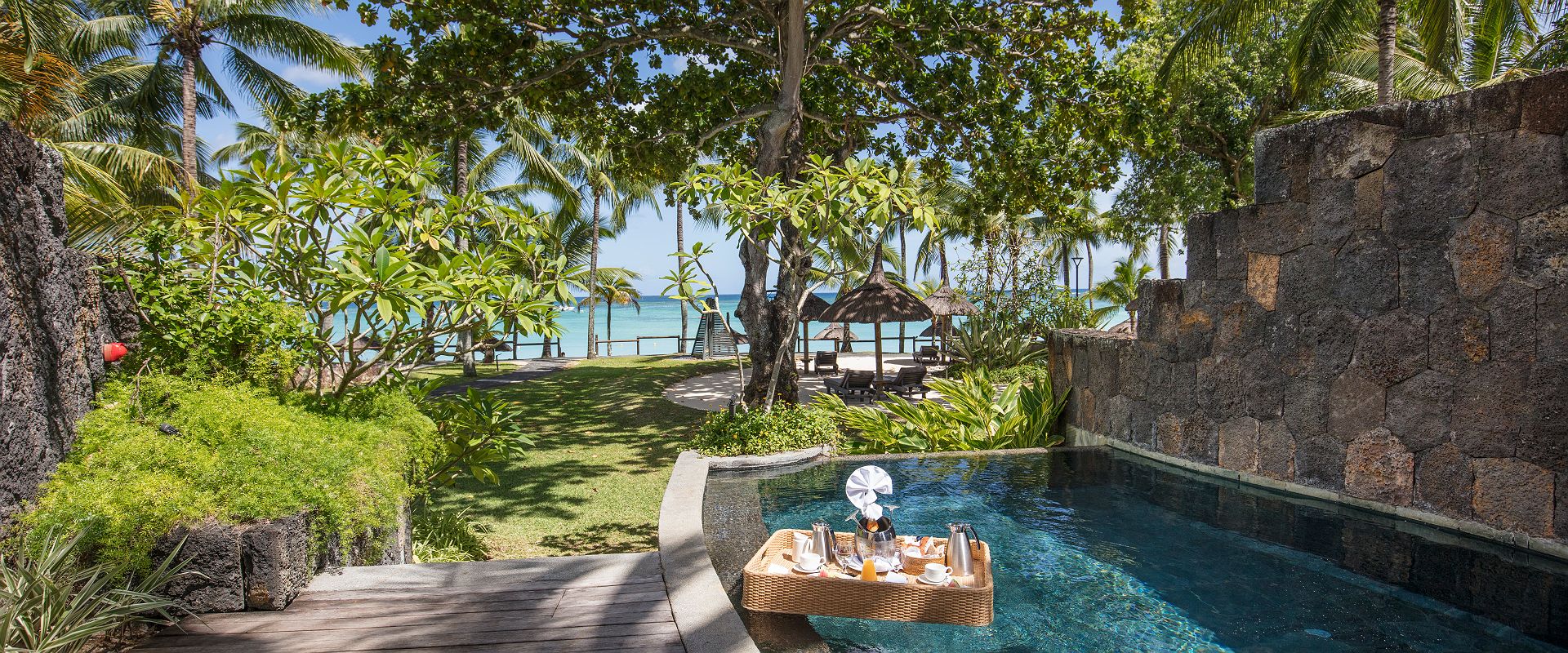 suite senior front de mer avec piscine   trou aux biches beachcomber maurice