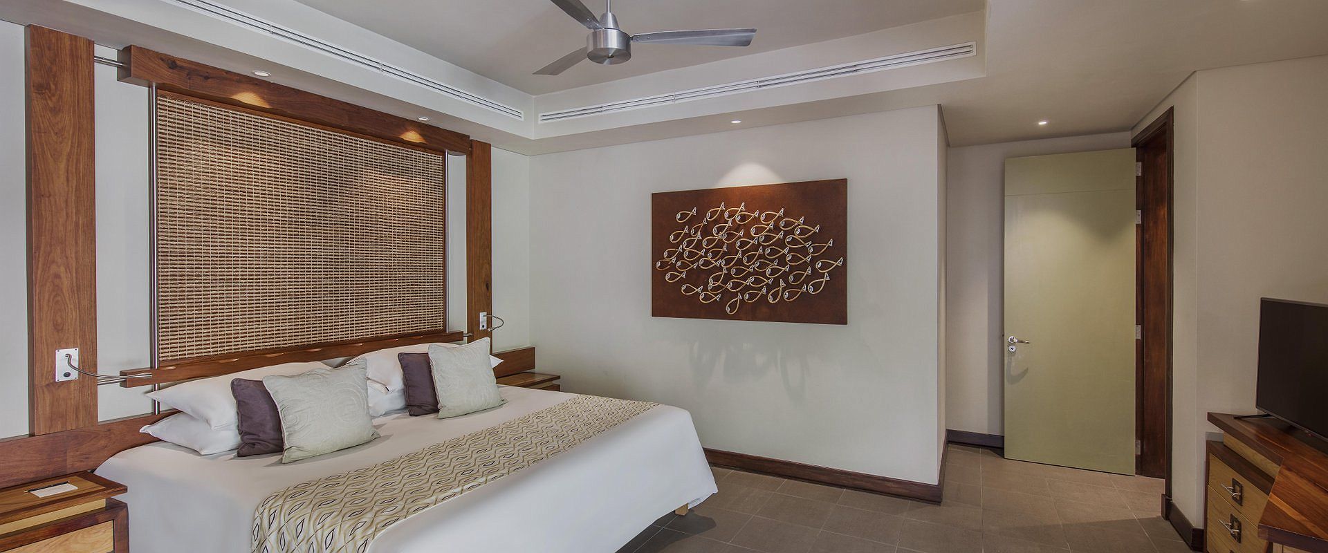 trou aux biches beachcomber   2 bedroom villa   ile maurice