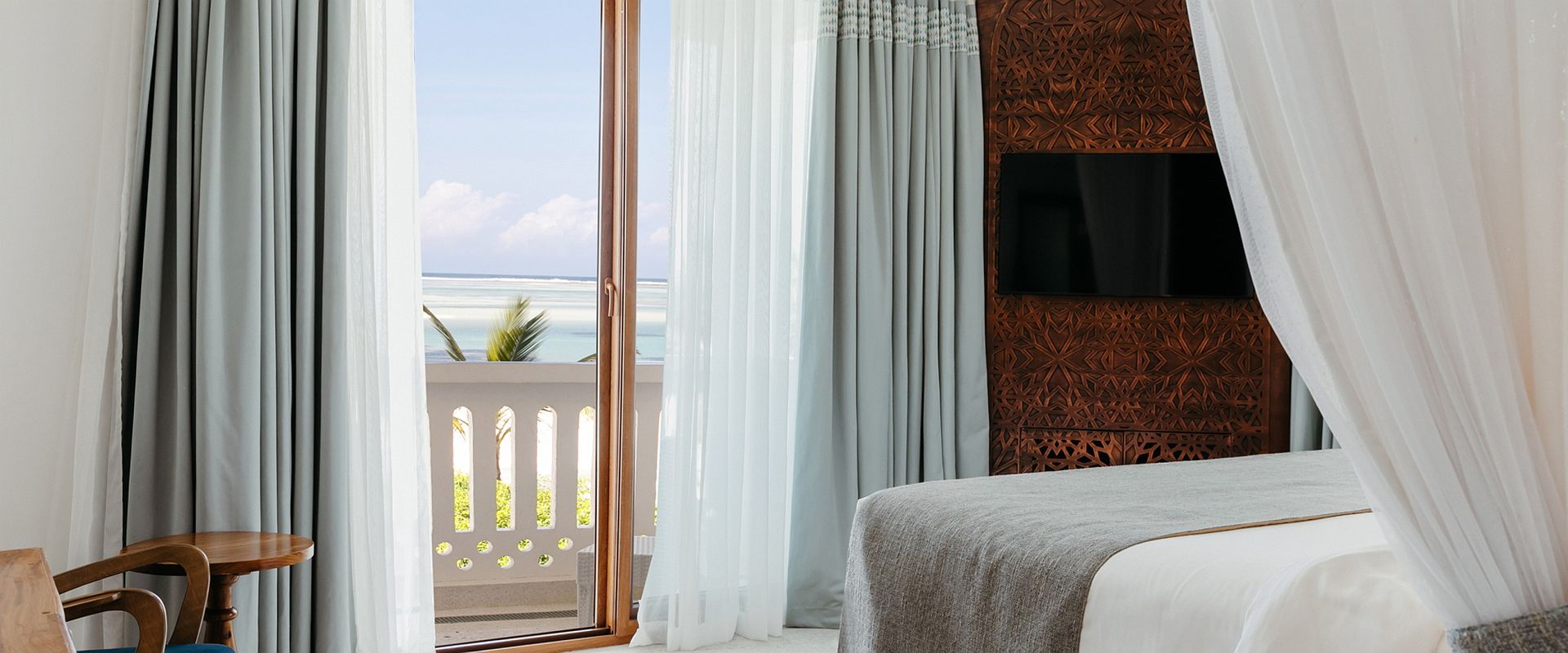 lux marijani   beachfront executive room