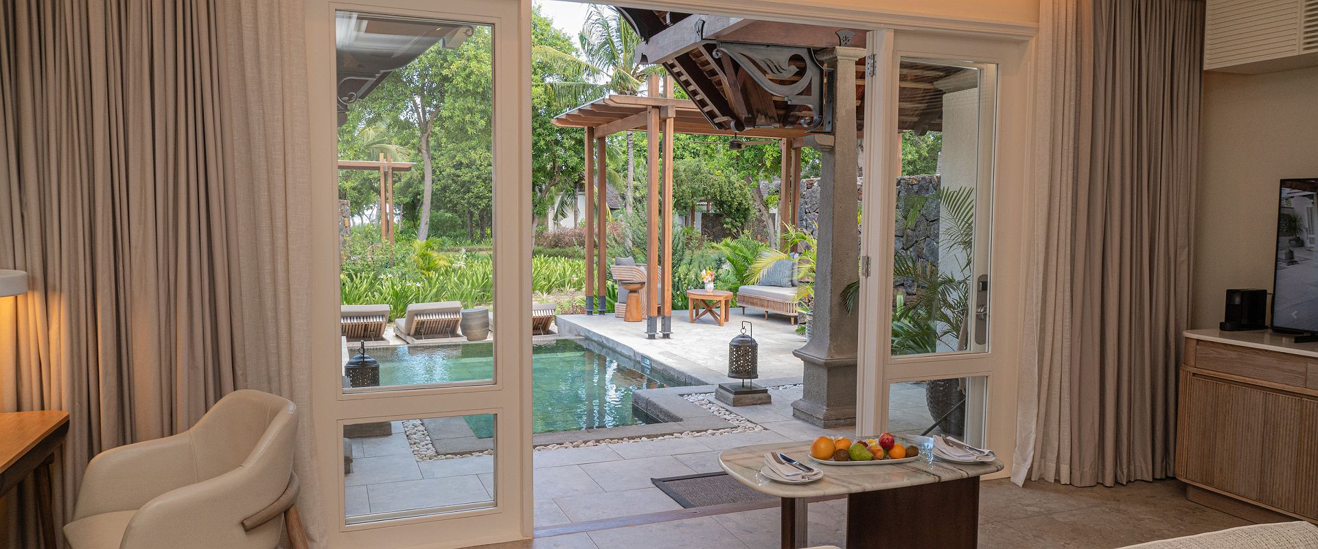 maradiva villa resort  spa   family luxury suite pool villa   ile maurice