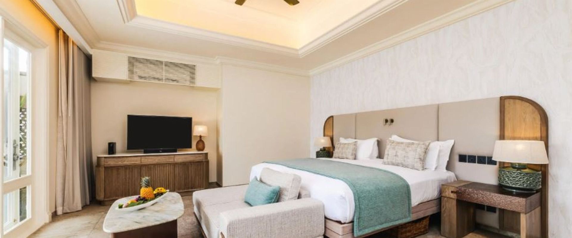 maradiva villa resort  spa   beachfront luxury suite pool villa   ile maurice