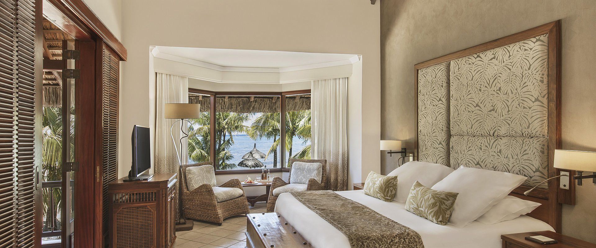 dinarobin beachcomber   junior suite beachfront   ile maurice