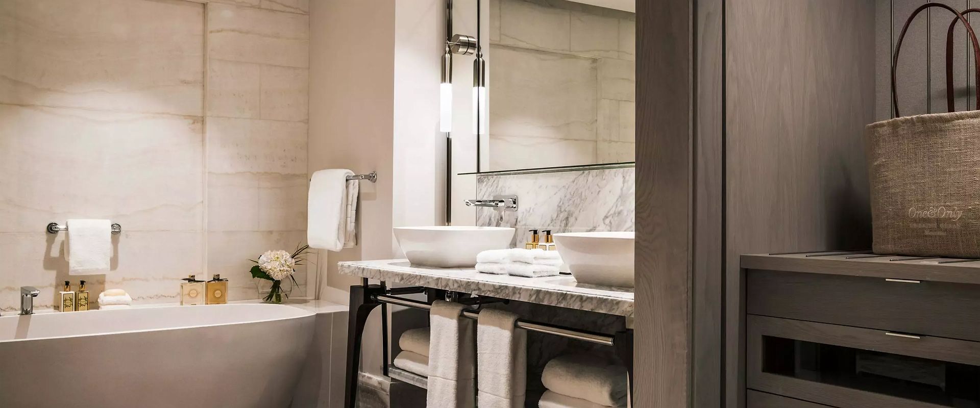 one  only le saint geran   beachfront balcony suite   ile maurice