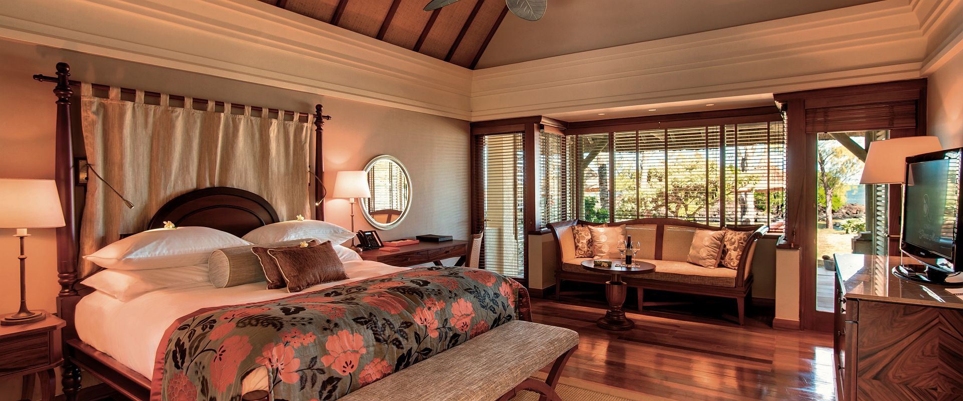   constance prince mauritius  junior suite beachfront   ile maurice