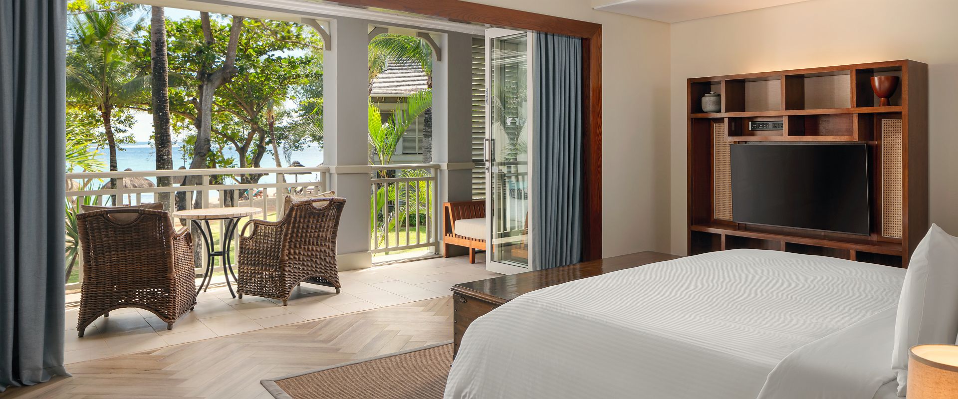 st regis le morne resort   junior suite   ile maurice