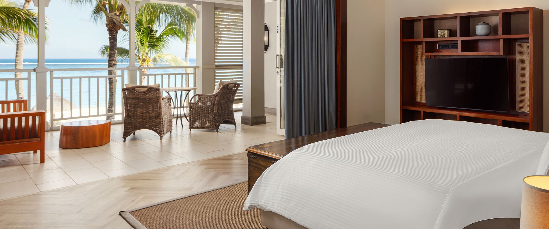 st regis le morne resort   heritage balcony junior suite   ile maurice