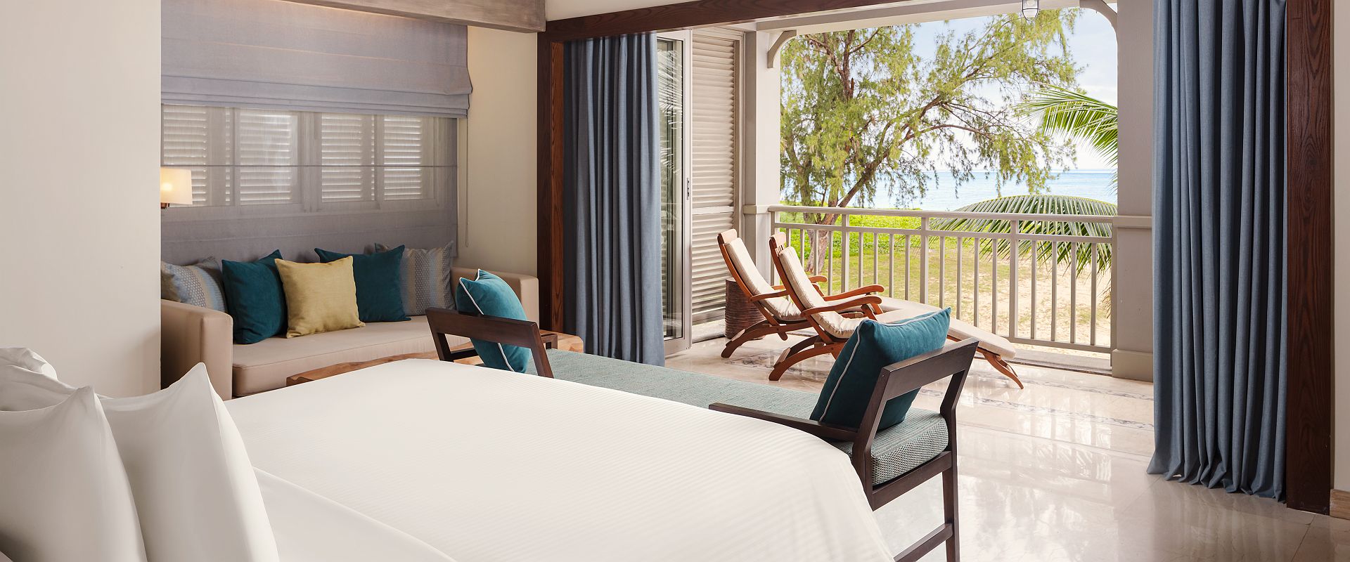   st regis le morne resort   le morne balcony   ile maurice