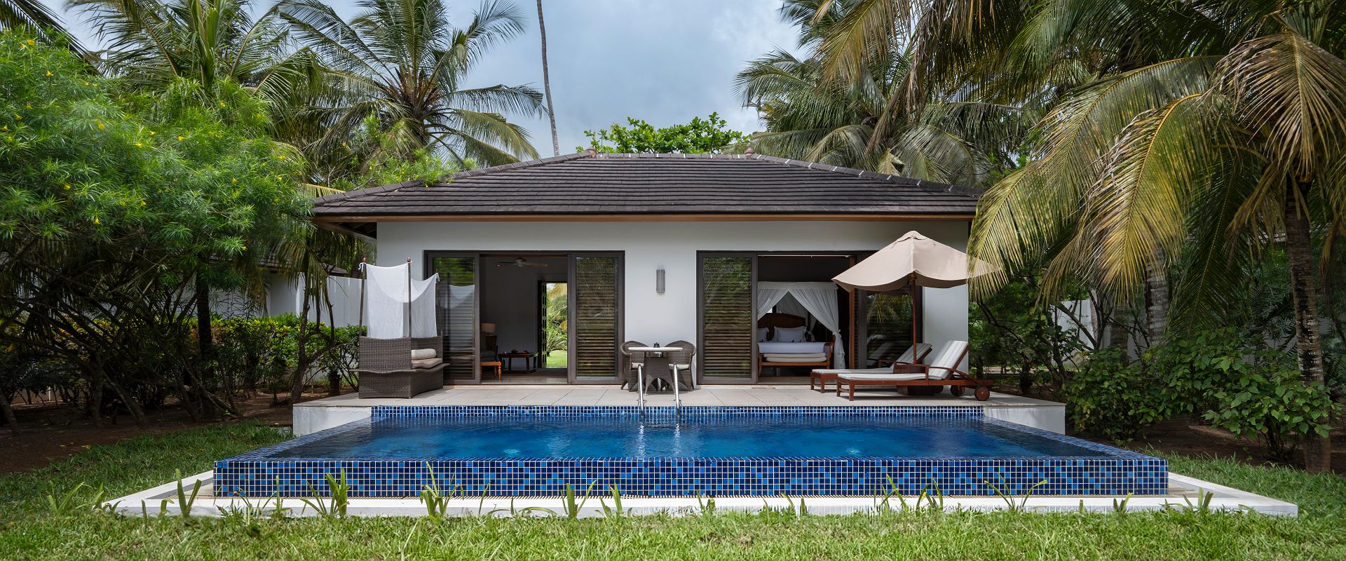 luxury garden pool villa de the residence zanzibar