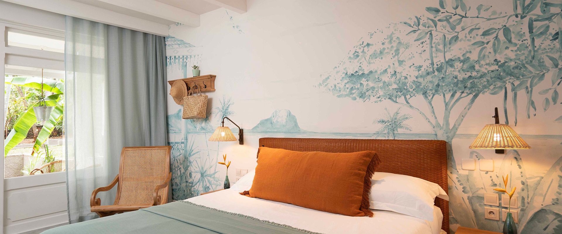 veranda grand baie  comfort garden room   ile maurice