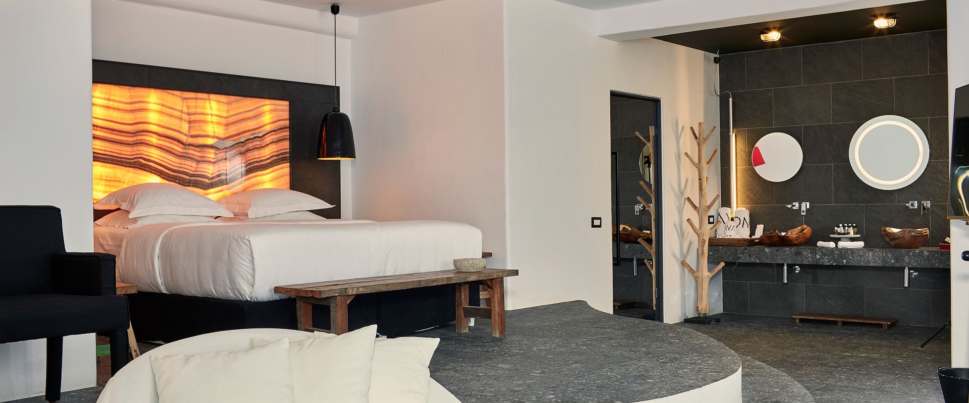 myconian avaton   mystique suite jacuzzi   grece